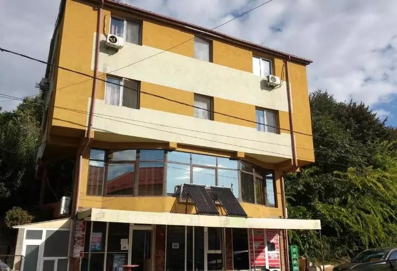 Hostel La Conu Iancu