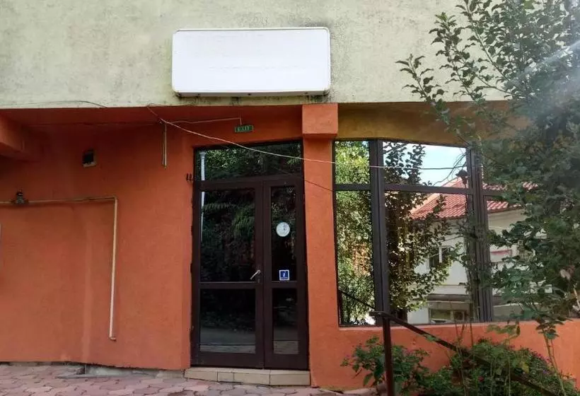 Hostel La Conu Iancu
