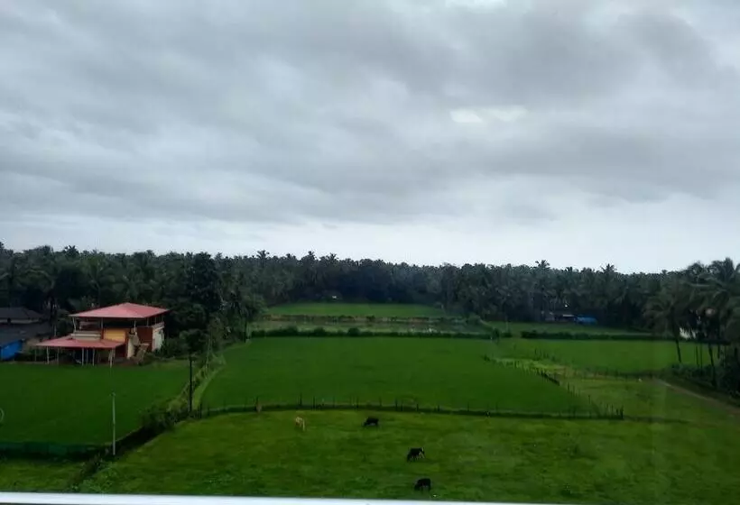 ホテル Ambika International Byndoor