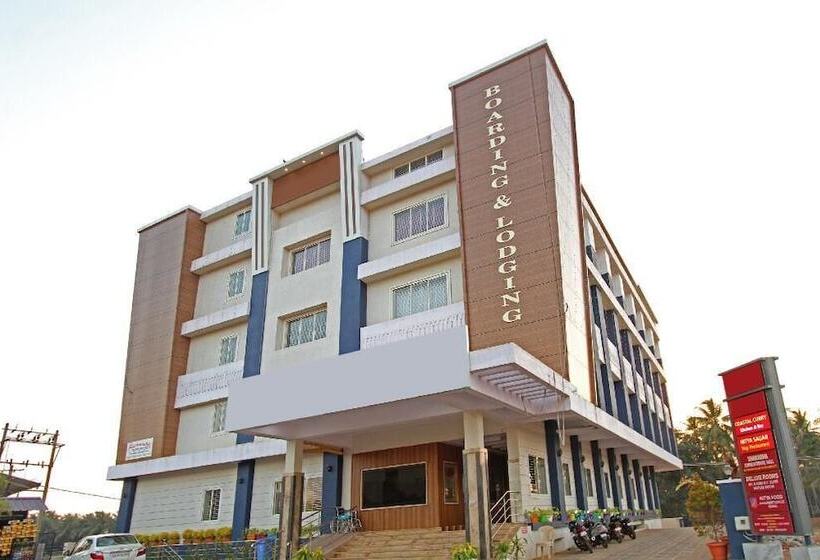 בית מלון כפרי Ambika International Byndoor