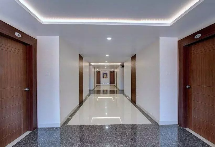 ホテル Ambika International Byndoor