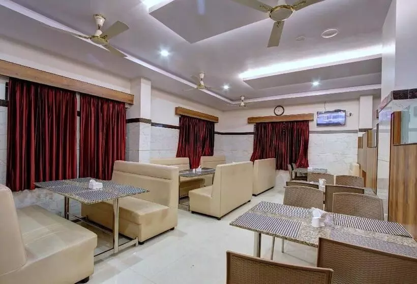 ホテル Ambika International Byndoor