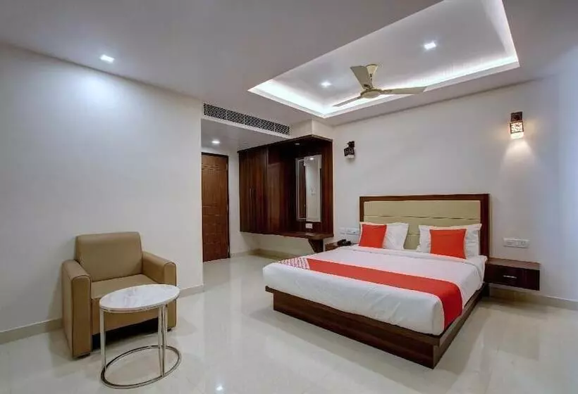 ホテル Ambika International Byndoor