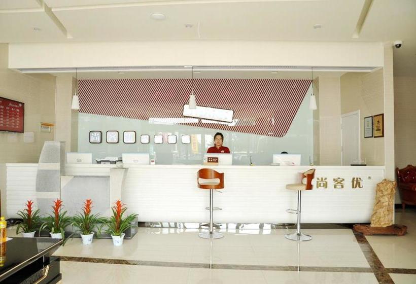 Thank Inn Chain Hotel Shandong Zibo Zichuan Luzhong International Shopping Mall