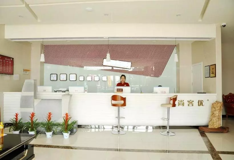 Thank Inn Chain Hotel Shandong Zibo Zichuan Luzhong International Shopping Mall