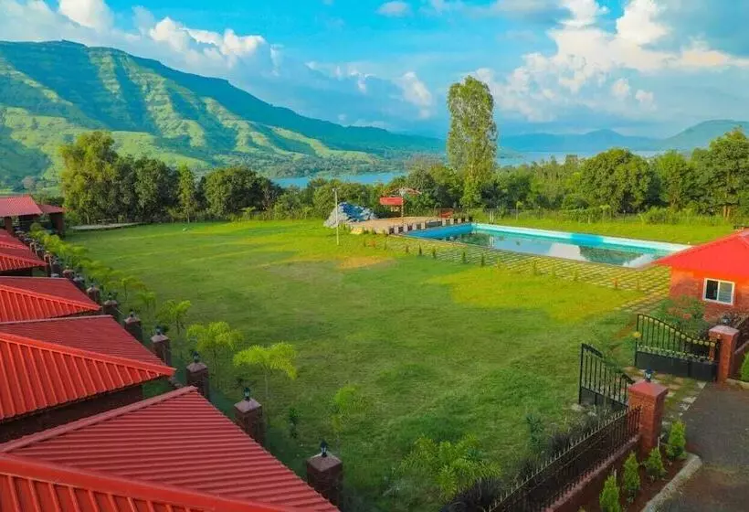 Hotelli The Redstone Resort