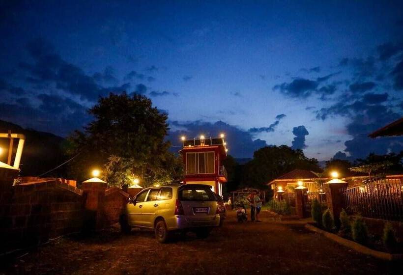 Отель The Redstone Resort