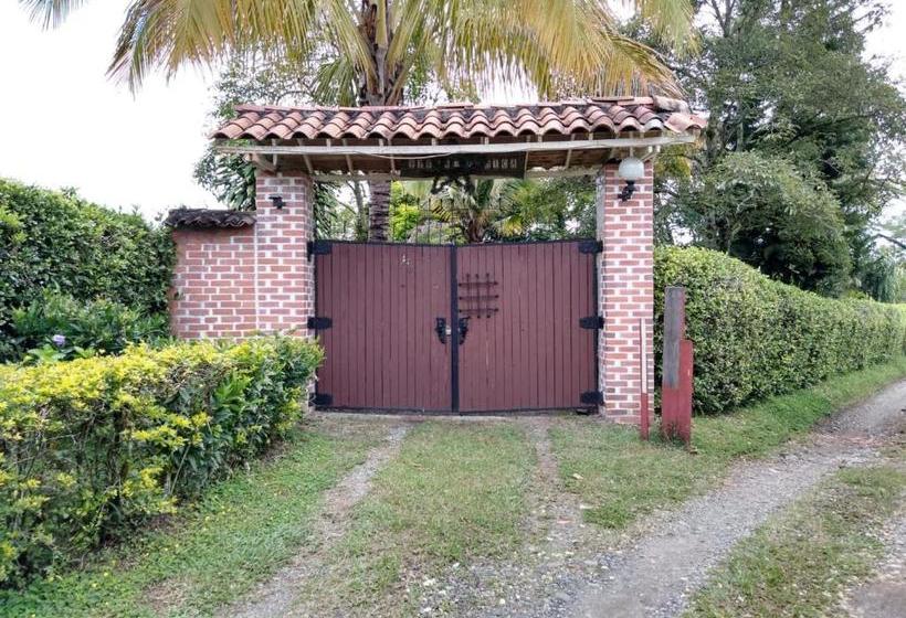 בית מלון כפרי Villa Monica