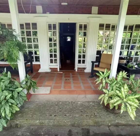 ホテル Villa Monica