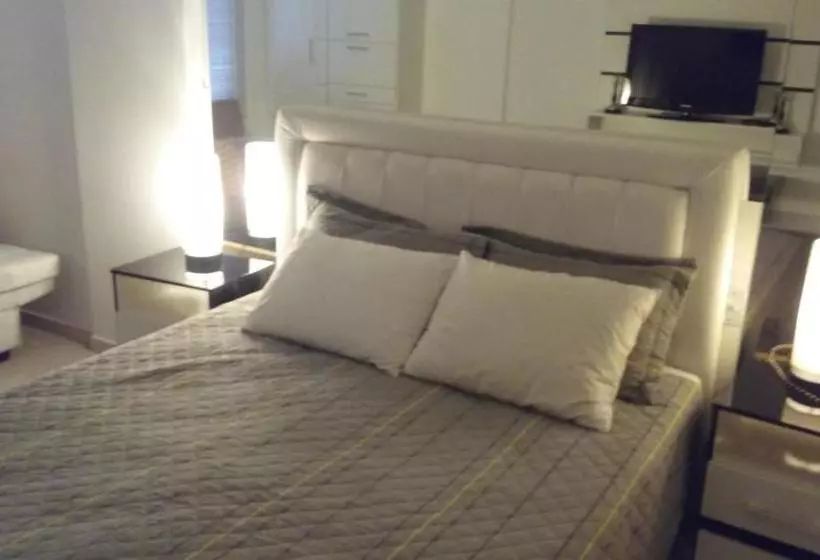 Lindo Flat No Cavalinho Branco Com Piscina Aquecida A17