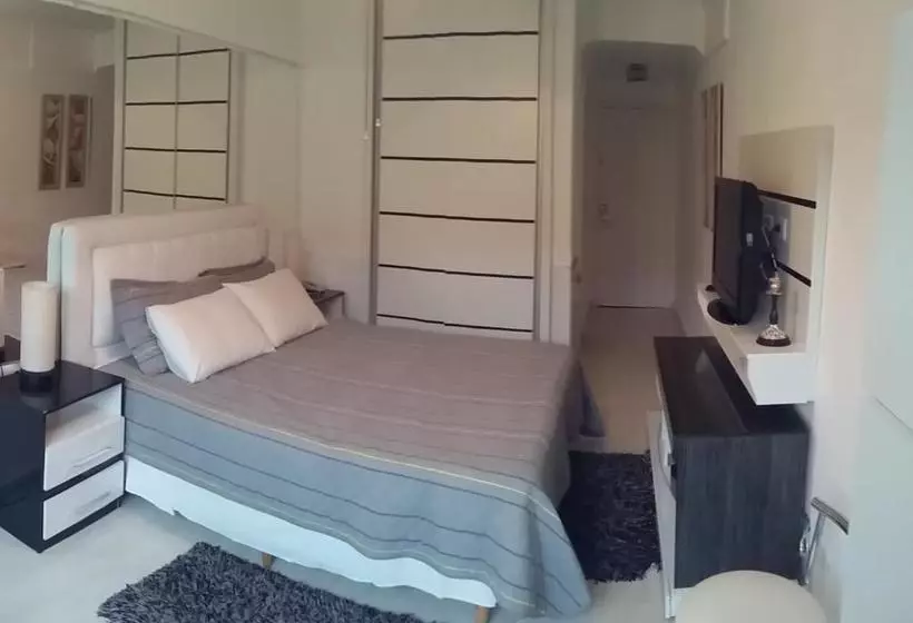 Lindo Flat No Cavalinho Branco Com Piscina Aquecida A17
