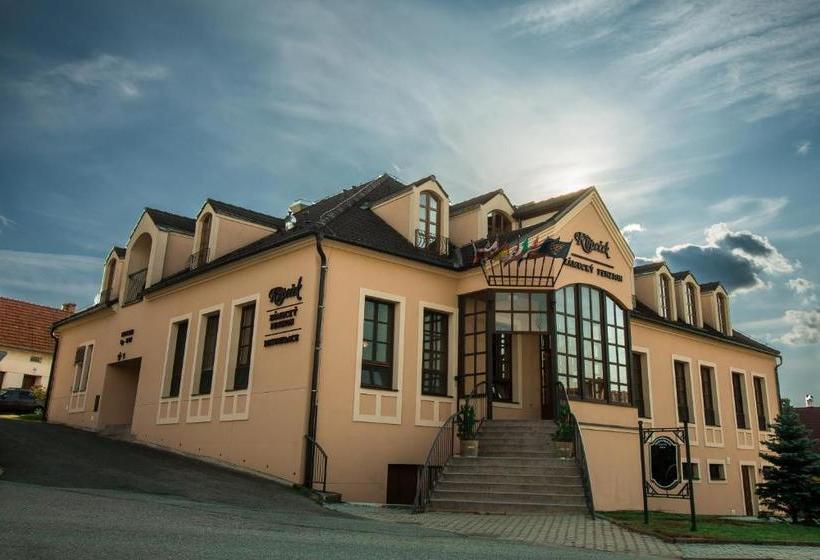 ペンション Zámecký Penzion Kopeček