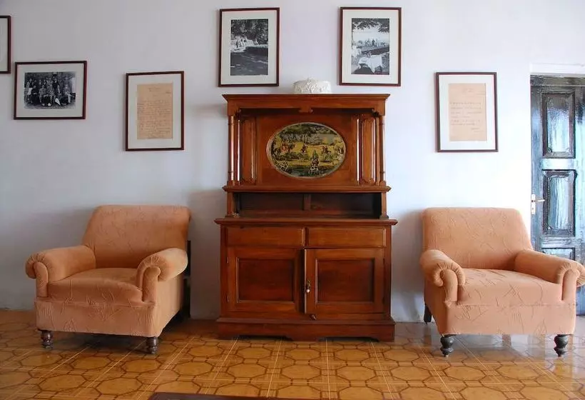 Lomakeskus Tree Of Life Grand Oak Manor Binsar