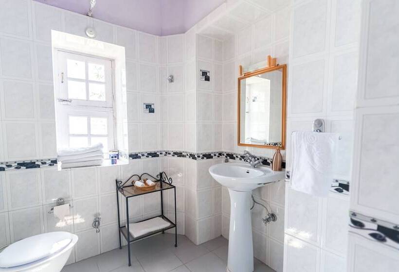 리조트 Tree Of Life Grand Oak Manor Binsar