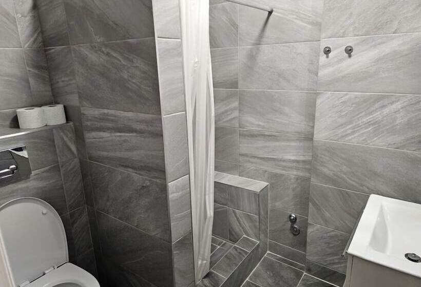 مبيت وإفطار Végvári Hotel Eger