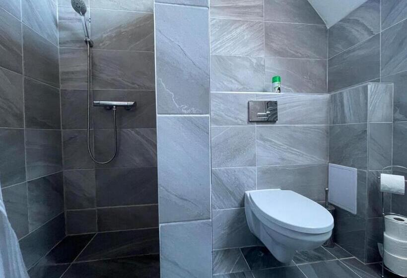 مبيت وإفطار Végvári Hotel Eger