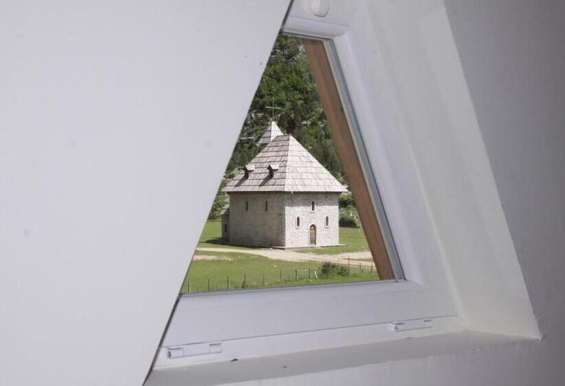 ホテル Bujtina Polia