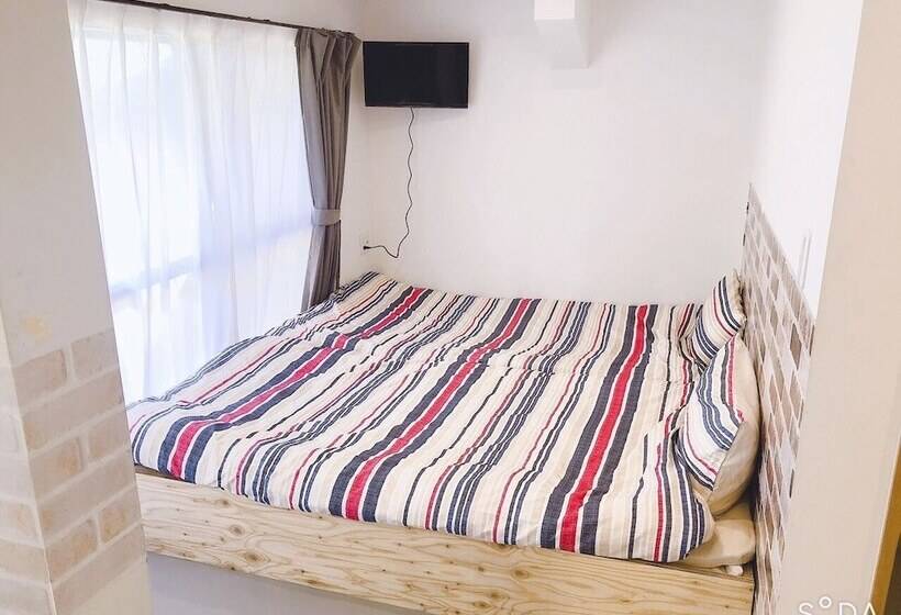 בית מלון כפרי Bond   Hostel