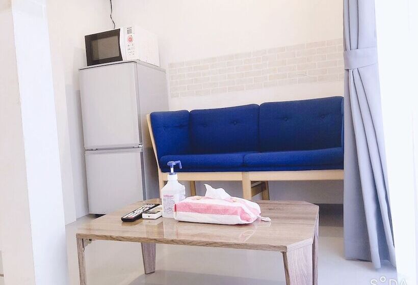 בית מלון כפרי Bond   Hostel