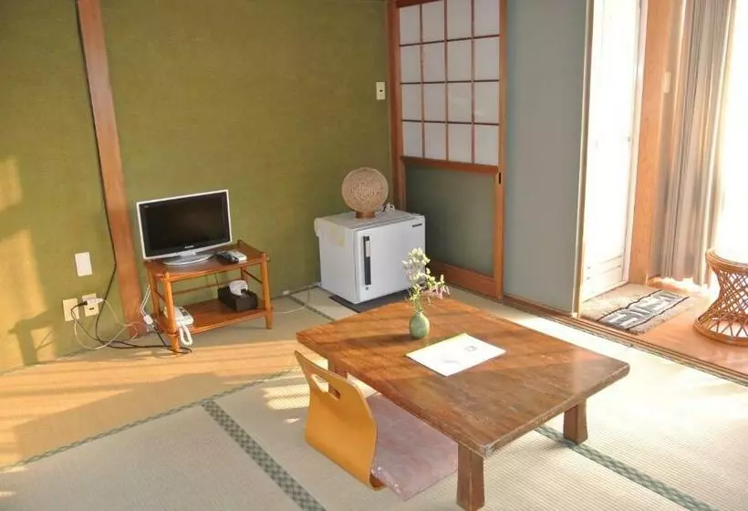 Hotelli Takachiho B&b Ukigumo