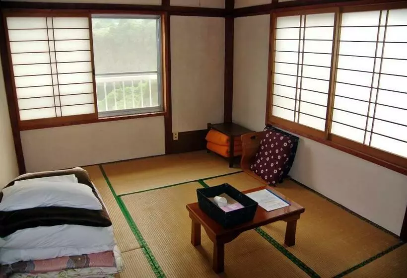 Hotelli Takachiho B&b Ukigumo