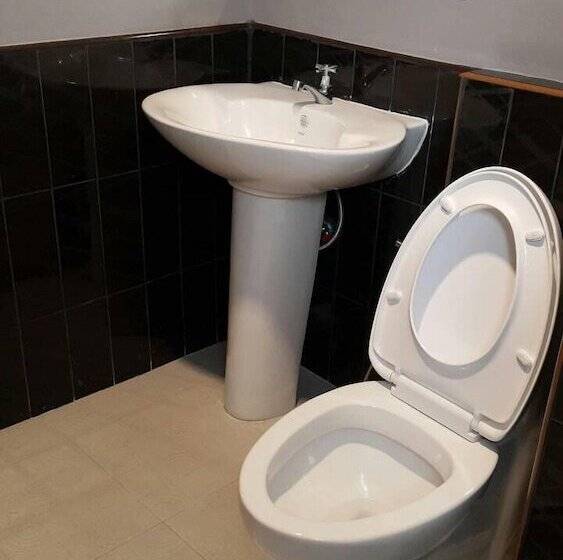 Отель Sino @ Thungsong