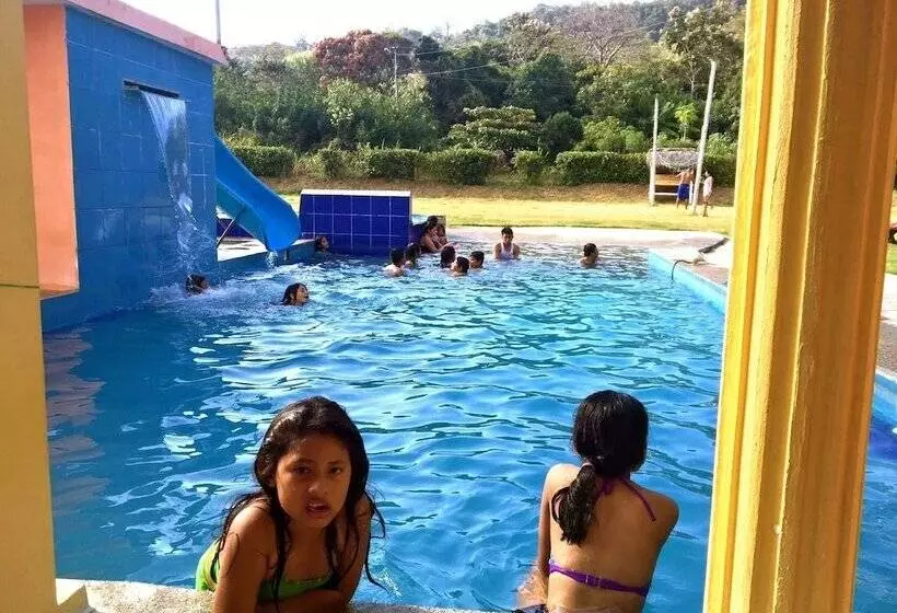 Retkeilymaja Berlin  Spa & Finca