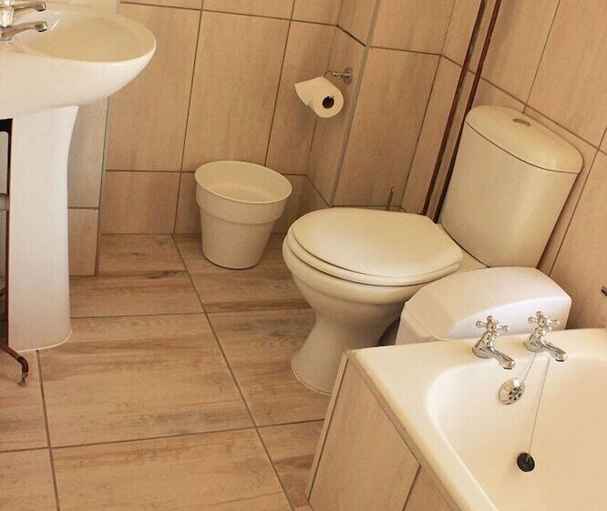 住宿加早餐  Stellar Dust Guesthouse Previously The Blue Moon Guesthouse