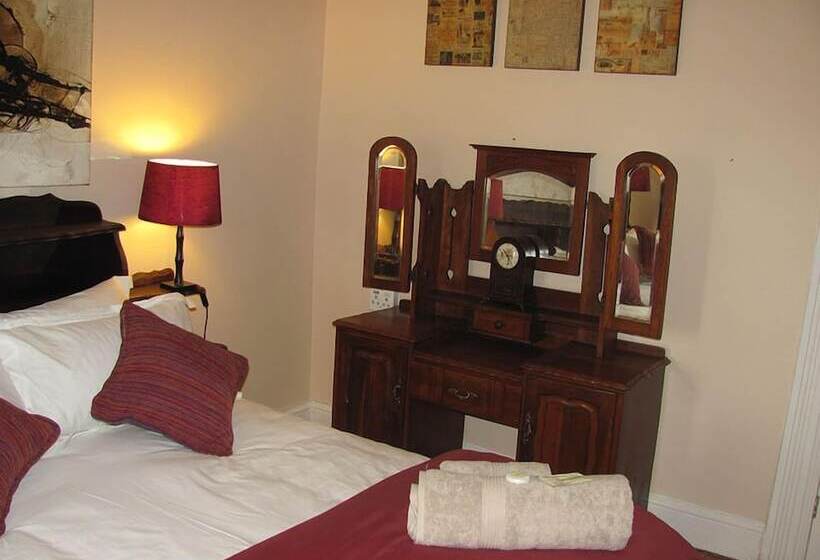 住宿加早餐  Stellar Dust Guesthouse Previously The Blue Moon Guesthouse