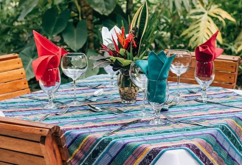 Hotelli Mariposa Jungle Lodge