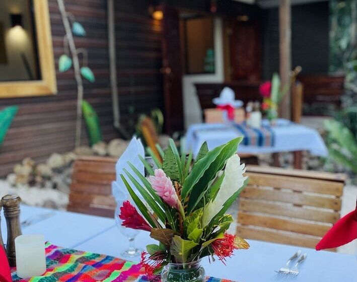 בית מלון כפרי Mariposa Jungle Lodge