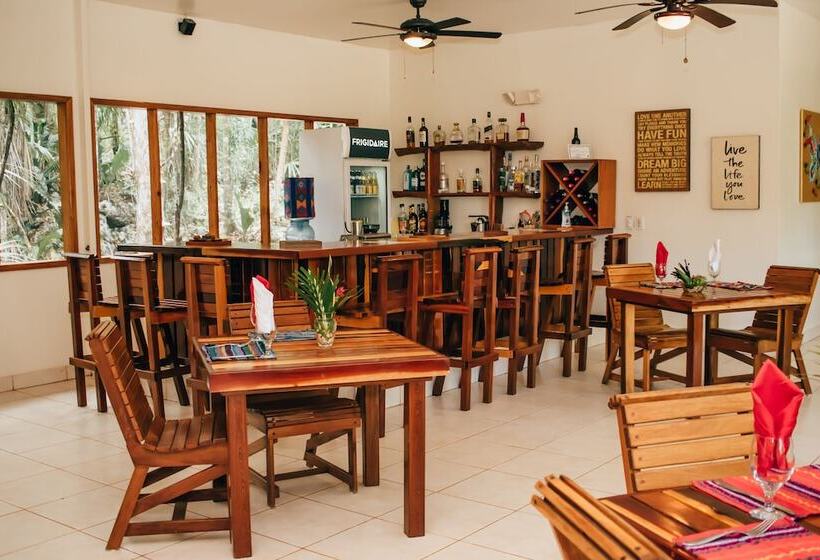 בית מלון כפרי Mariposa Jungle Lodge