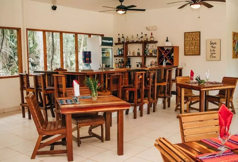 Hotelli Mariposa Jungle Lodge