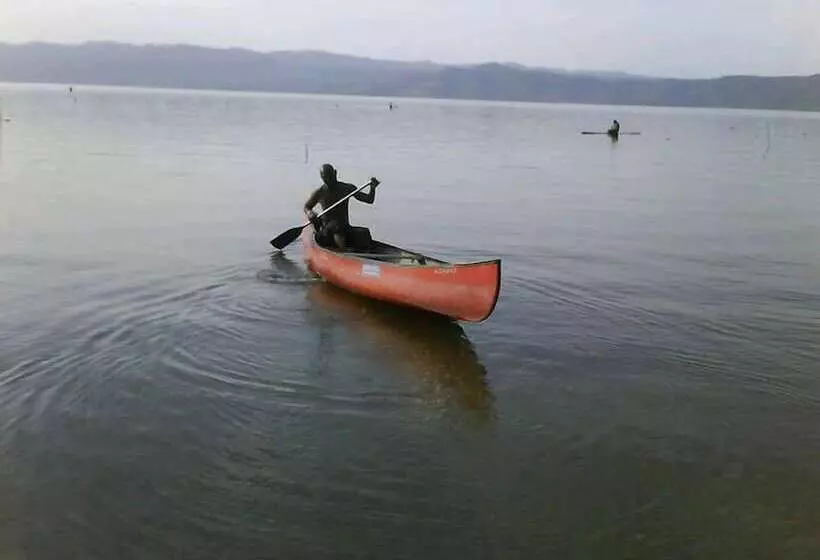 Hotelli Paradise Resort Lake Bosomtwe