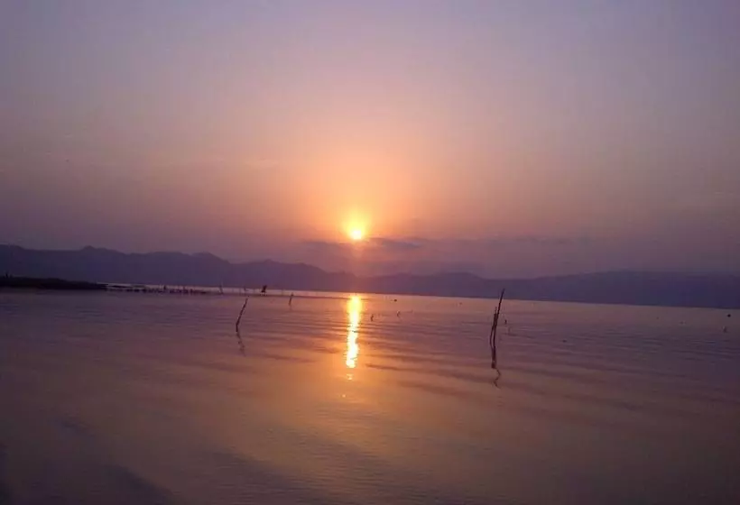 Hotelli Paradise Resort Lake Bosomtwe