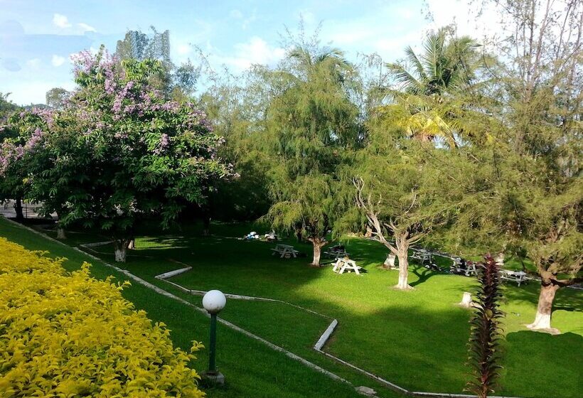 فندق Paradise Resort Lake Bosomtwe