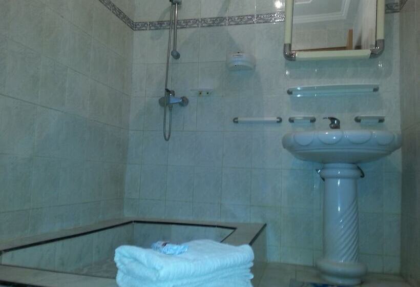 فندق Paradise Resort Lake Bosomtwe