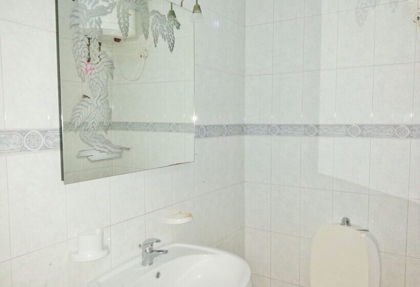 فندق Paradise Resort Lake Bosomtwe