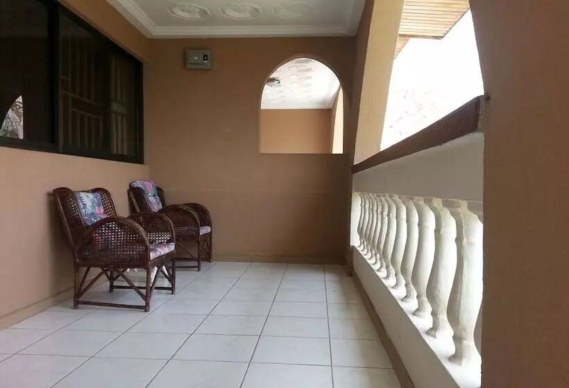 Hotelli Paradise Resort Lake Bosomtwe