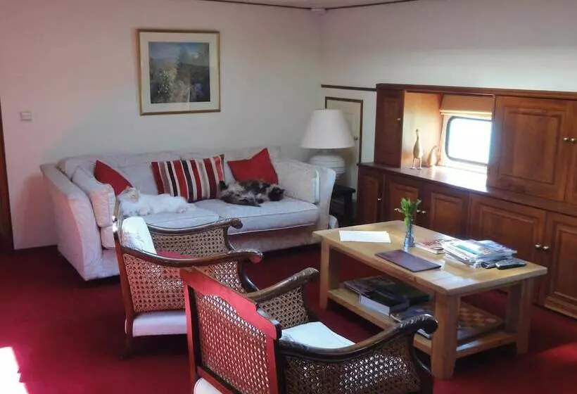 ホテル Péniche Serenity