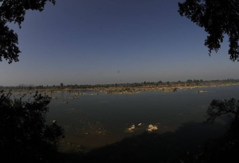 בית מלון כפרי Pugdundee Safaris   Ken River Lodge