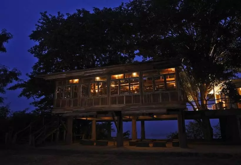 Hotelli Pugdundee Safaris   Ken River Lodge