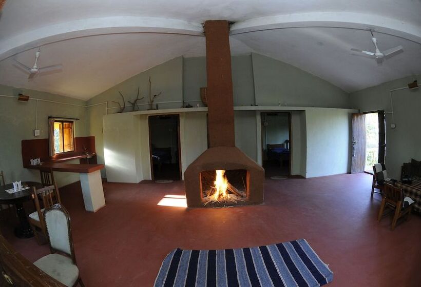 בית מלון כפרי Pugdundee Safaris   Ken River Lodge