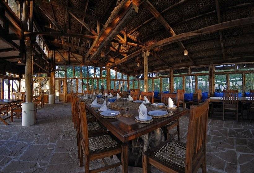 בית מלון כפרי Pugdundee Safaris   Ken River Lodge