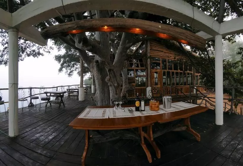 Hotelli Pugdundee Safaris   Ken River Lodge