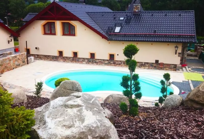 هتل Zámeček Kaliště