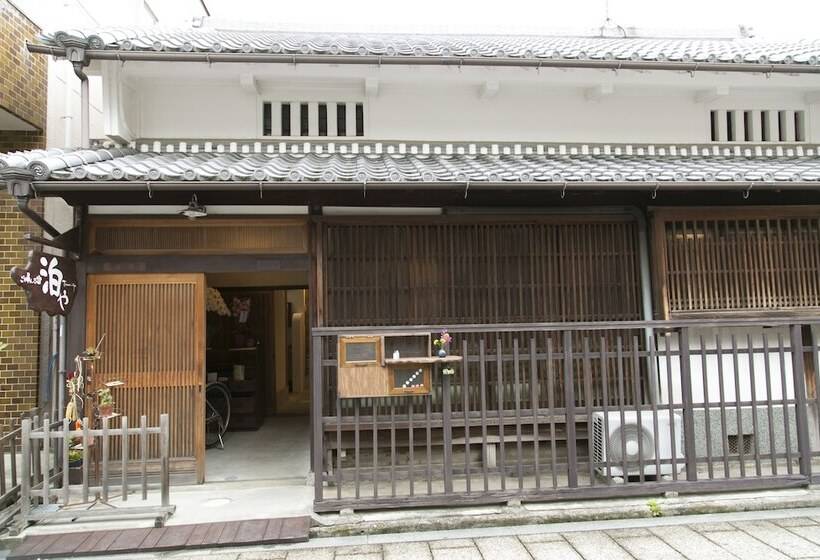 פנסיון Female Only Guesthouse Tomariya