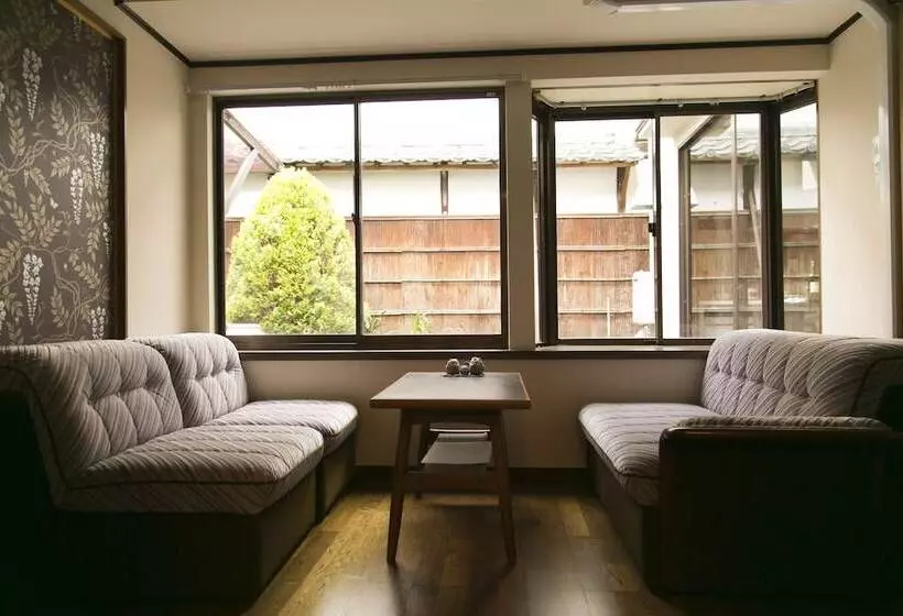 Majatalo Female Only Guesthouse Tomariya