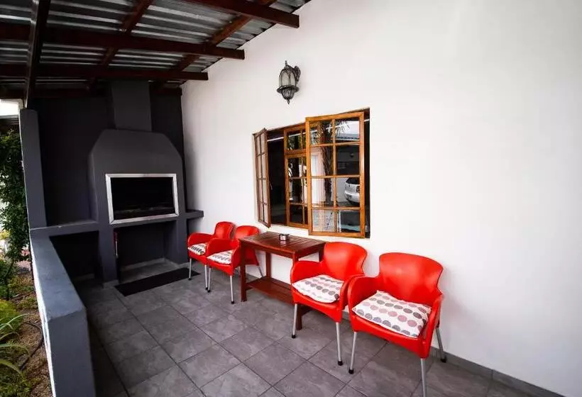 Majatalo Kleinplasie Guesthouse