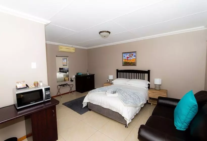 Majatalo Kleinplasie Guesthouse